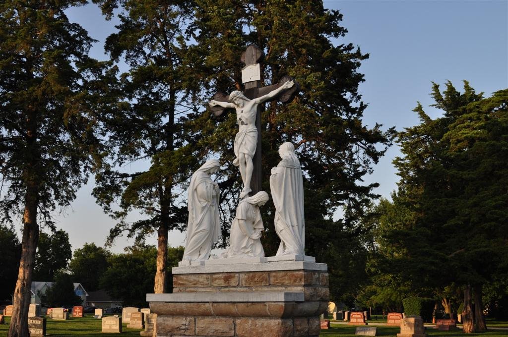 Crucifixion Group, St Joseph Cemetary, Shawnee, KS by marnox1