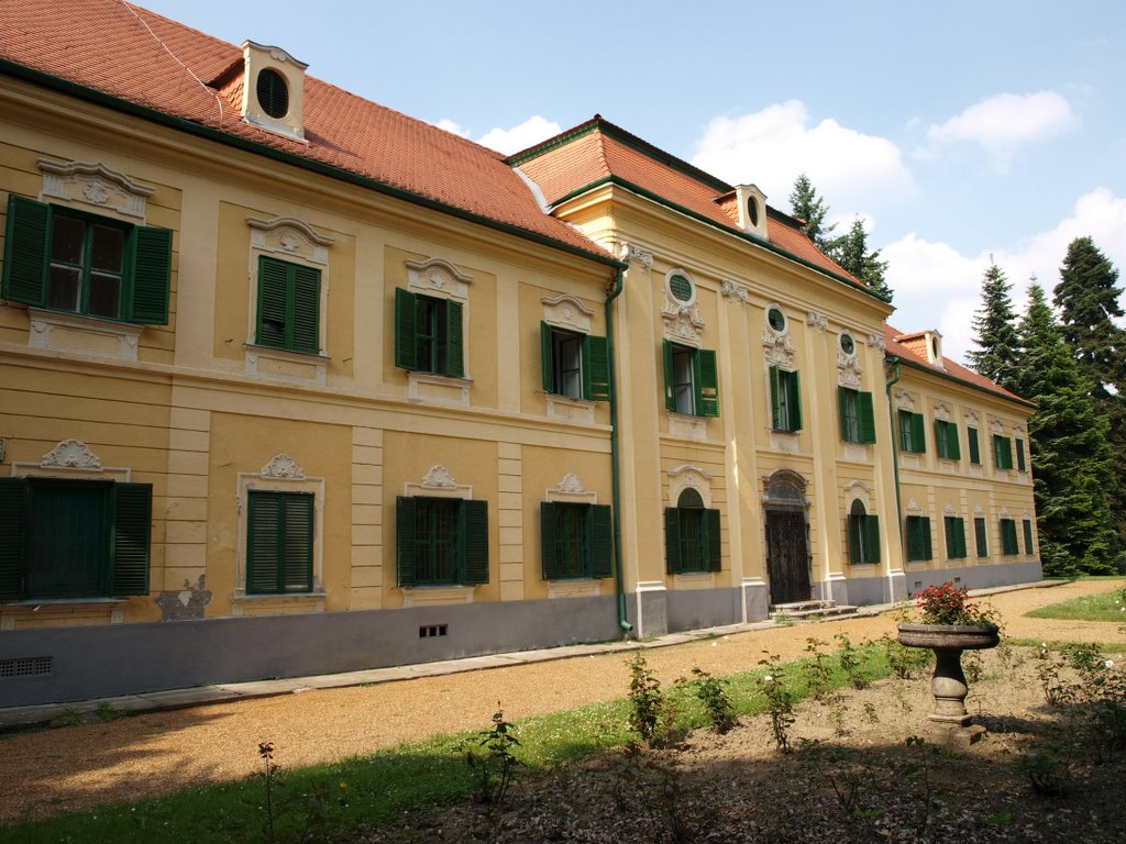 Sellye, a kastély kert felőli oldala - garden front of the castle by kebalazs