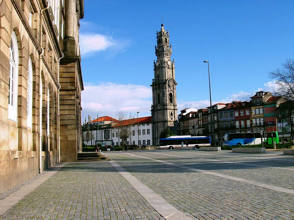 Plaza de los Clerigos, Oporto - Portugal by Antonio Alba