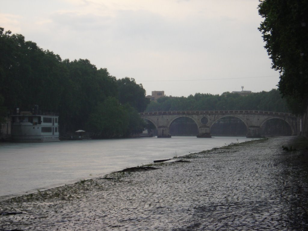 Puente sixto desde rio tiber.mayo 2009. by ROBERT MORANCHO