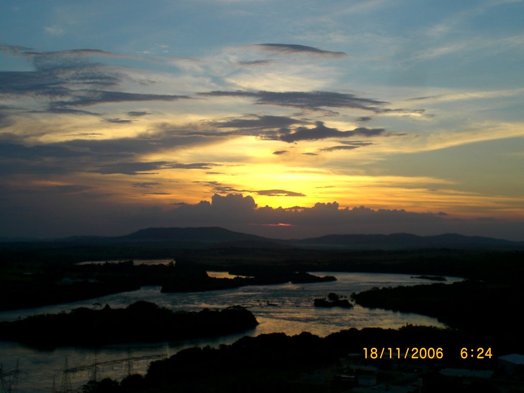 Pôr do Sol em Furnas - Minas Gerais - Brasil by thiagohermano