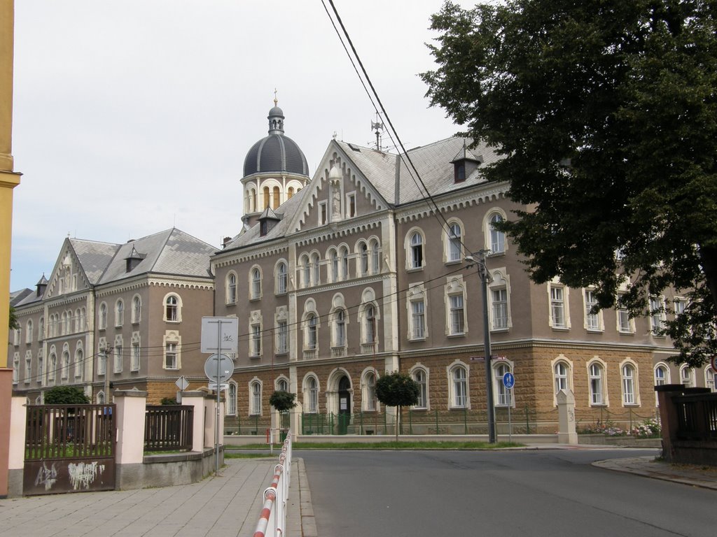 Téměř úplný pohled na Marianum (Nearly total view of Marianum), Opava, Czech Republic by MAPP HUDRANS