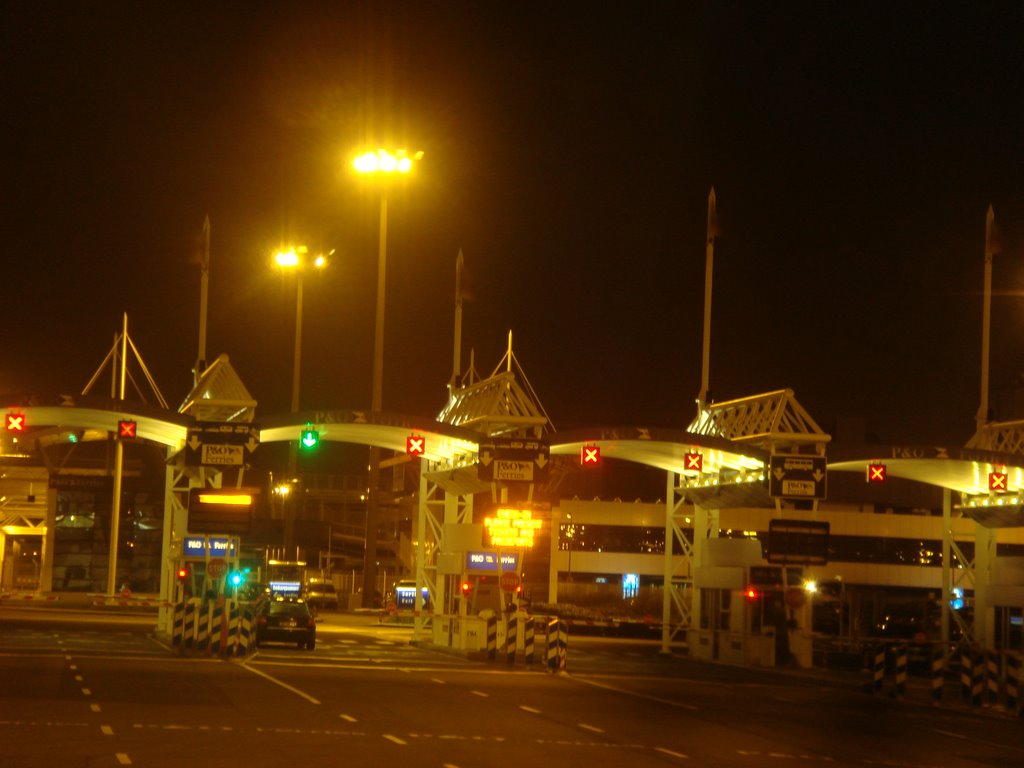 Calais harbor (March 27th 2009) by RomanK1989