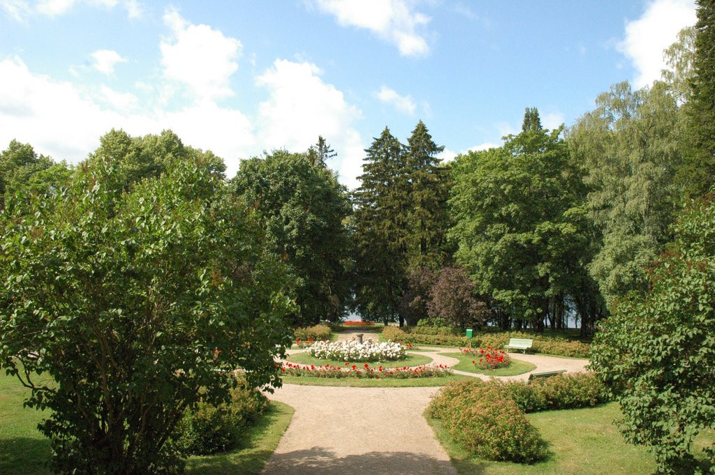 Flower arrangements of Hatanpää manors gardens by Aki Pitkäjärvi