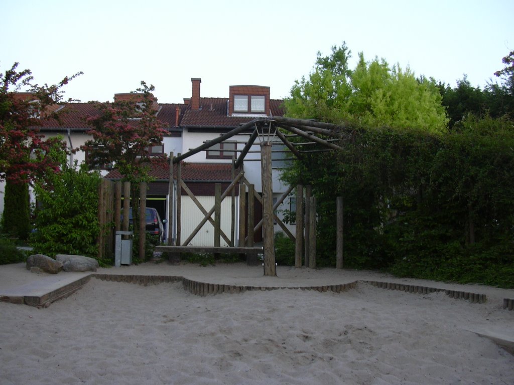 Zedernweg Spielplatz (05/2004) by guidobart