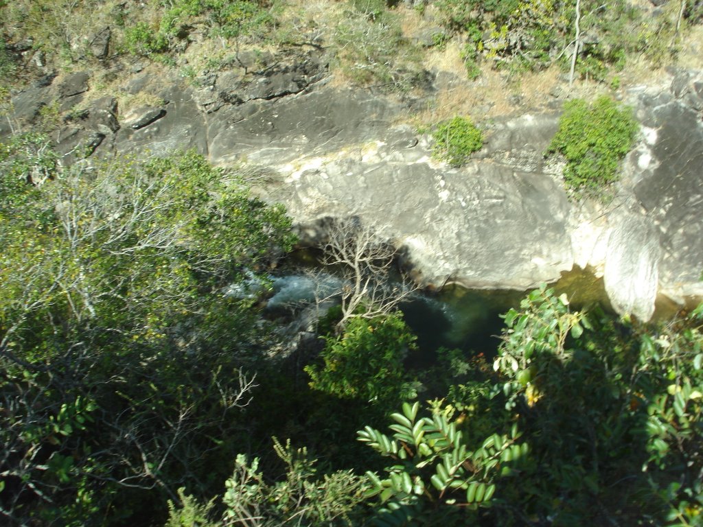 Precipício - Ribeirão Santa Maria by Marcos Vinicius Ribe…