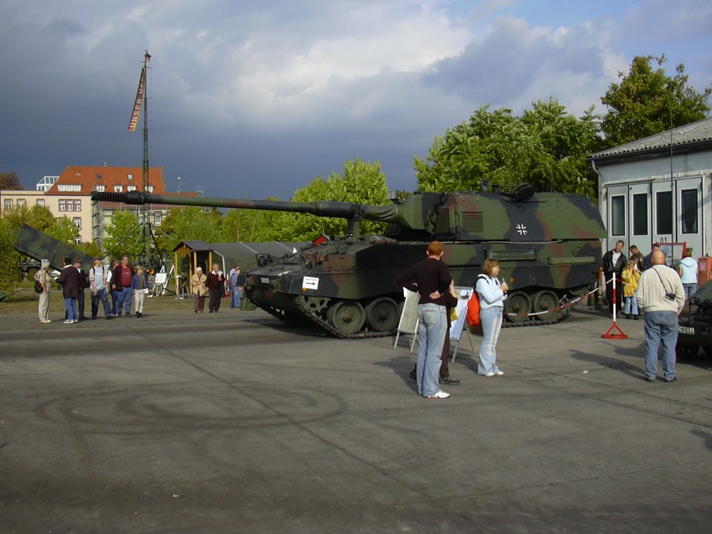 Tag der offenen Tür Kaserne Mainz 04.10.2003 by guidobart