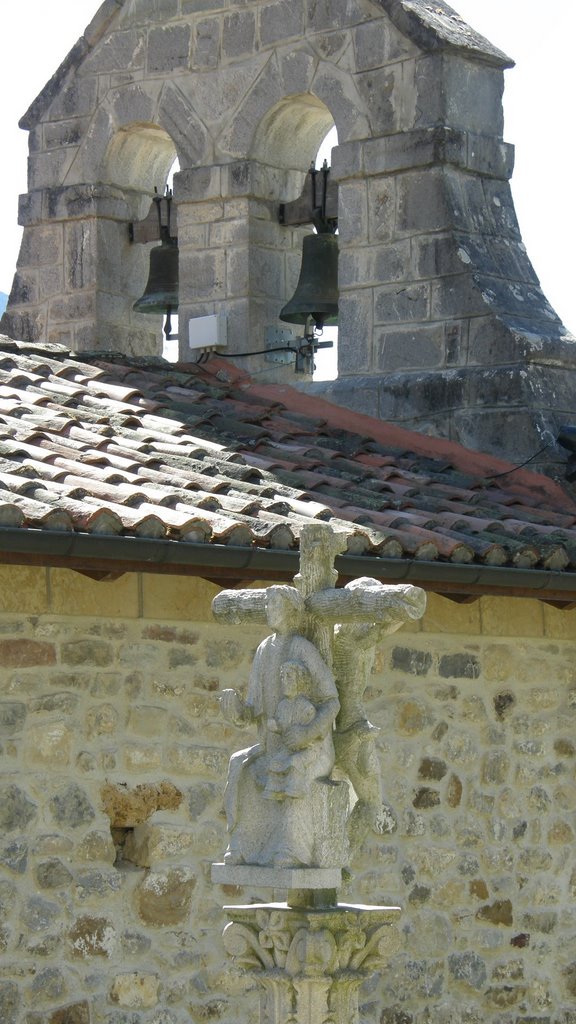 Crucero en el Santuario del Cebrano de Carrea. Teverga. by Fernando Fernandez Justiniano