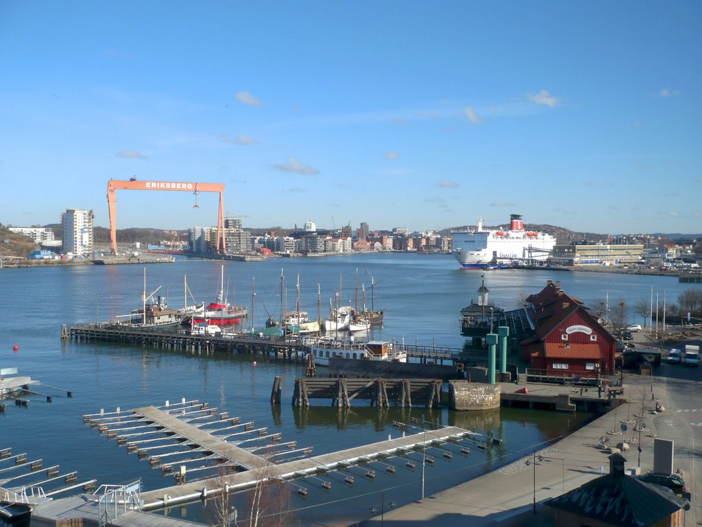 Gothenburg harbour from Carnegie Cai by Henrik Buhl