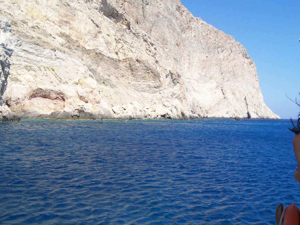 Folegandros boat trip by sotpet