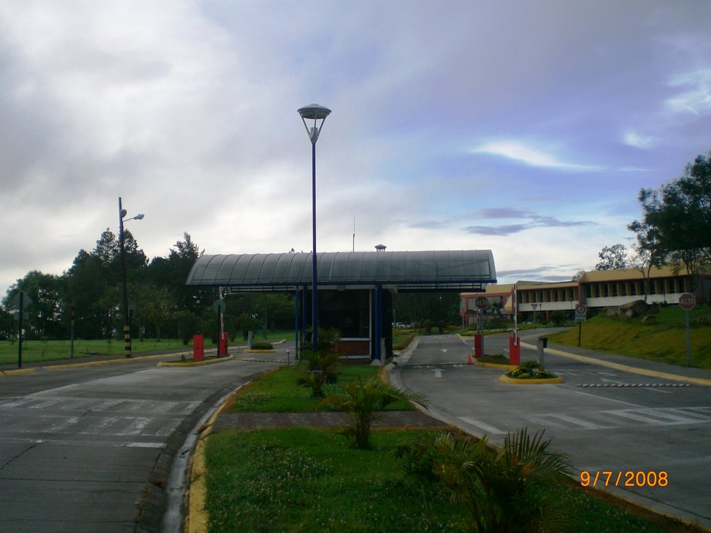 Entrada principal; TEC, Cartago CR by FABIAN CV