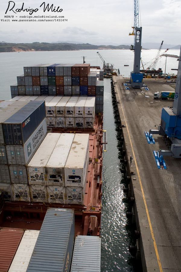 Mercosul Santos berthing along piers 1/2 by ® Rodrigo Melo - Iri…