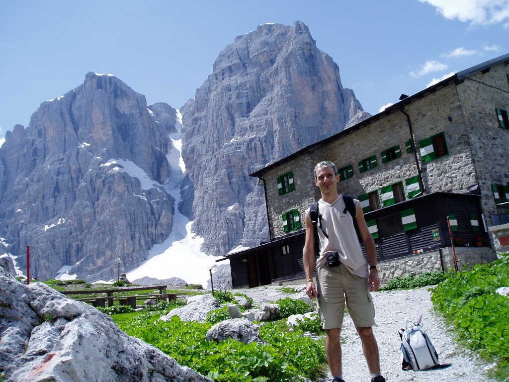 Rifugio Brentei by Luigi Agus