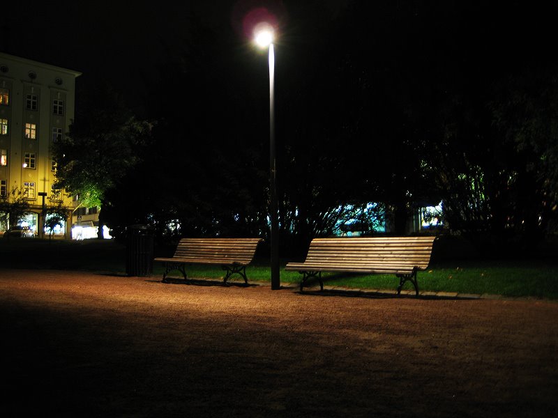 Lonely benches by EsaK