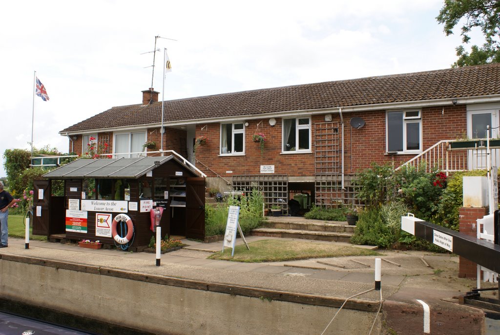 Lock keepers cottage by motorhomer