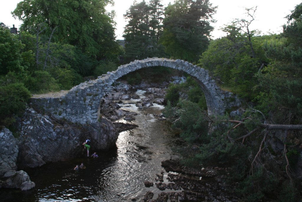 Carrbridge, The Packhorse Brigde by der schulmeister