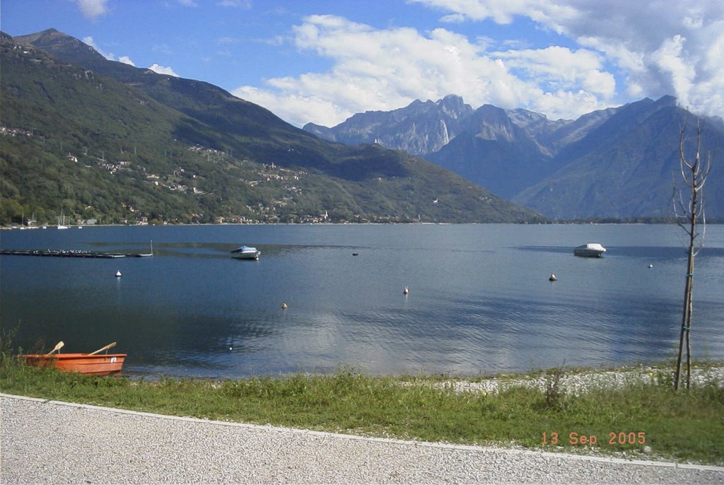 Blick vom Campingplatz über den See by Gerhard Breske