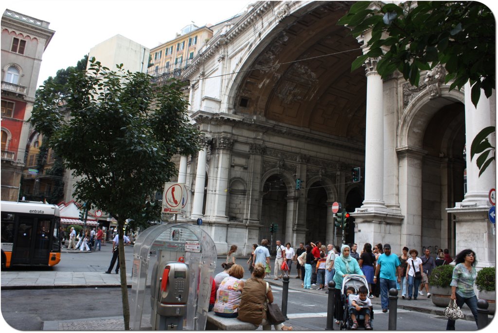 Genova Via XX Settembre Ponte Monumentale (Giugno 2009) by Ugo Devoto