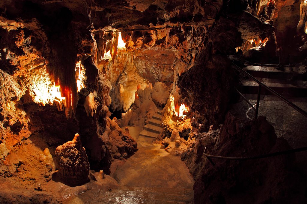 Grottes de Saint Cézaire by Finn Lyngesen flfoto.dk