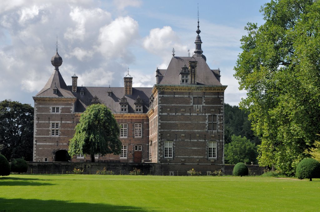 Chateau de Eijsden by charles haulain