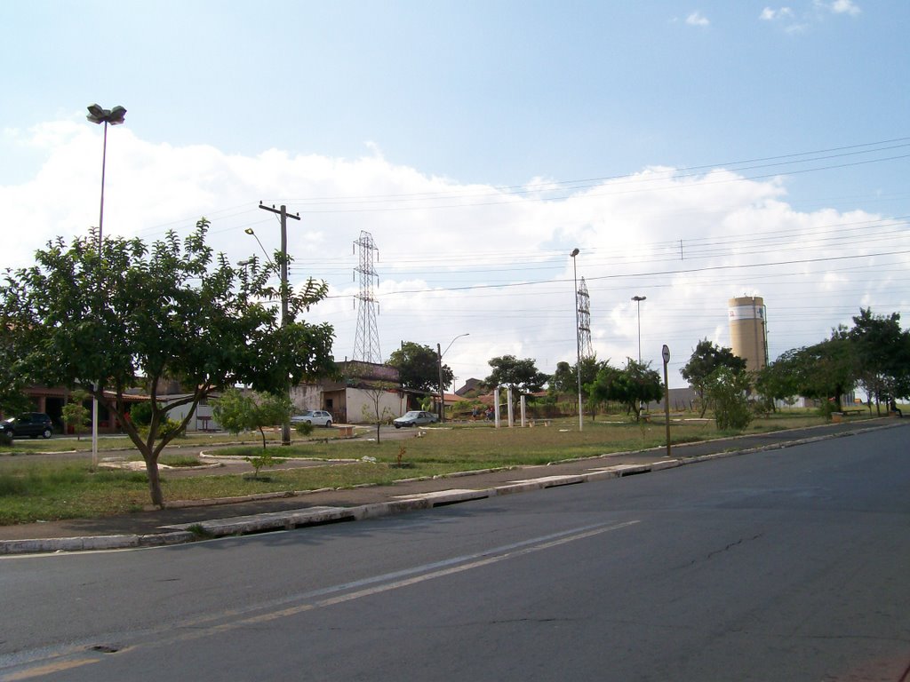 Praça e Av. de entrada da Praia Azul by Cleuza Daros