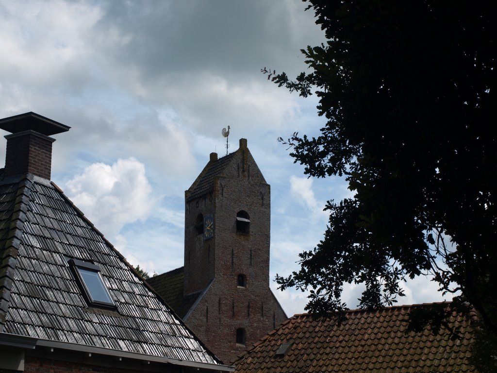 De toren van de Johanneskerk by Hans R van der Woude