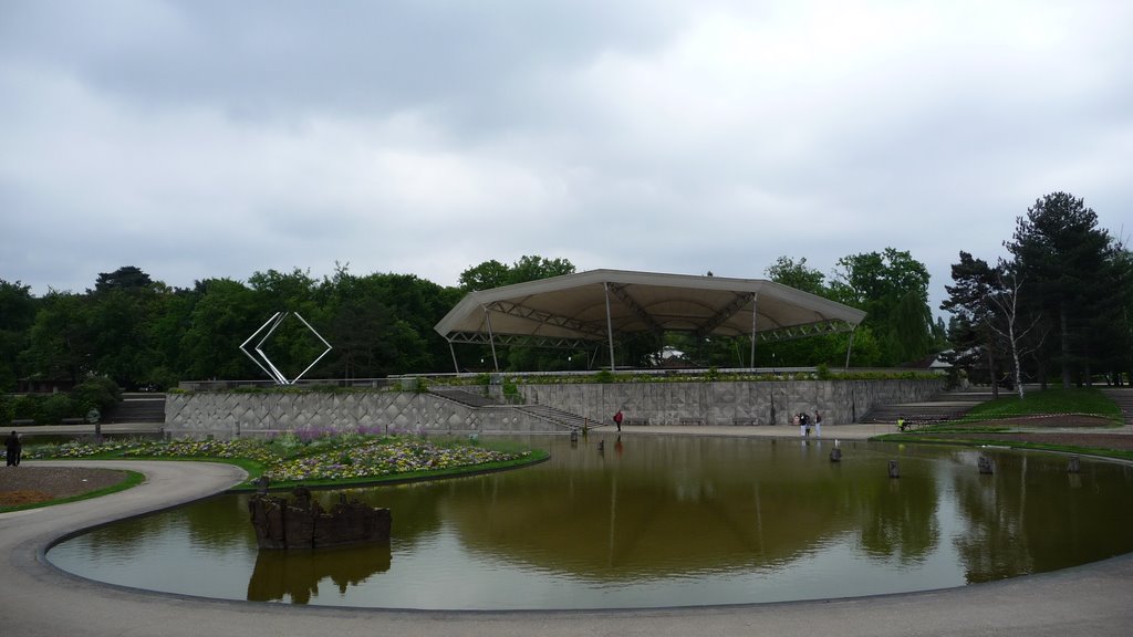 Parc Floral de Vincennes by Infernal Quack