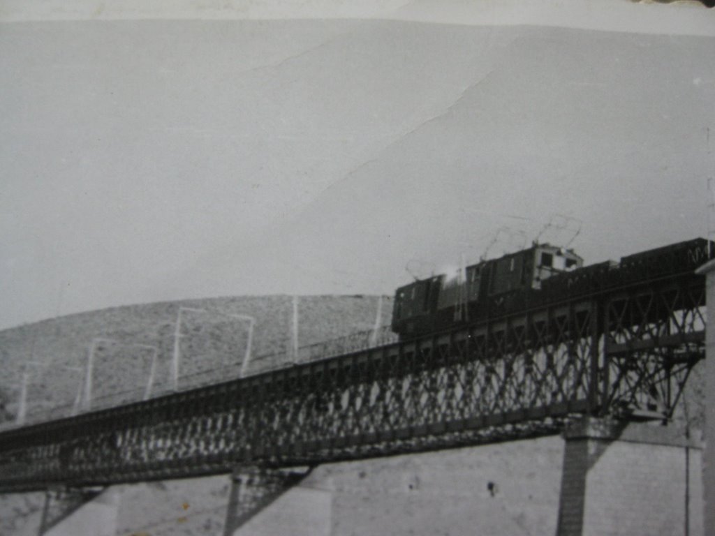 Tractoras Brow Boveri en santa fe . año 1964.pasando por el puente metalico. by andarax