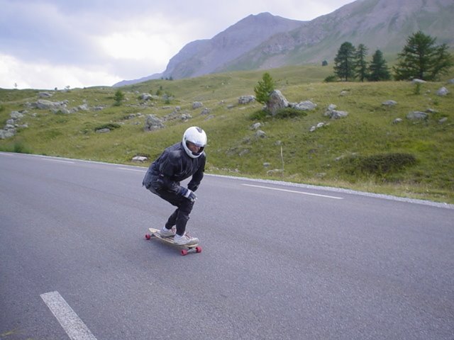 Decente du col en planche à roulettes by munuera francis