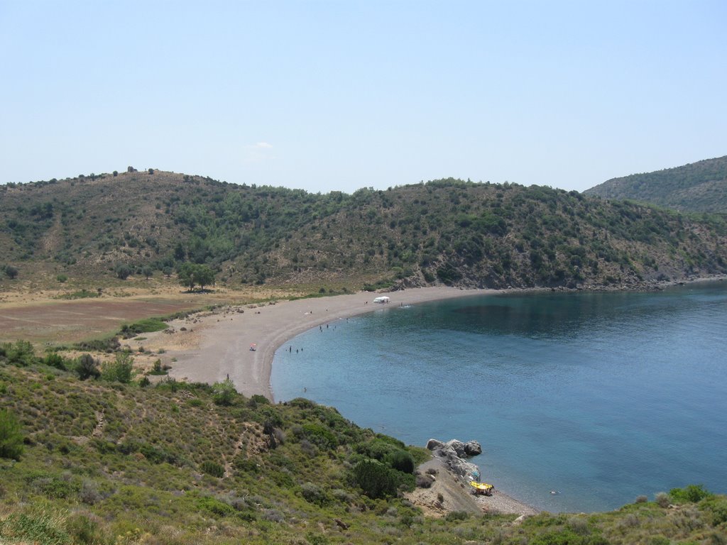 Ildırı - Küçükbahçe Yolu Üzeri Saklı Cennet - by ozandundar