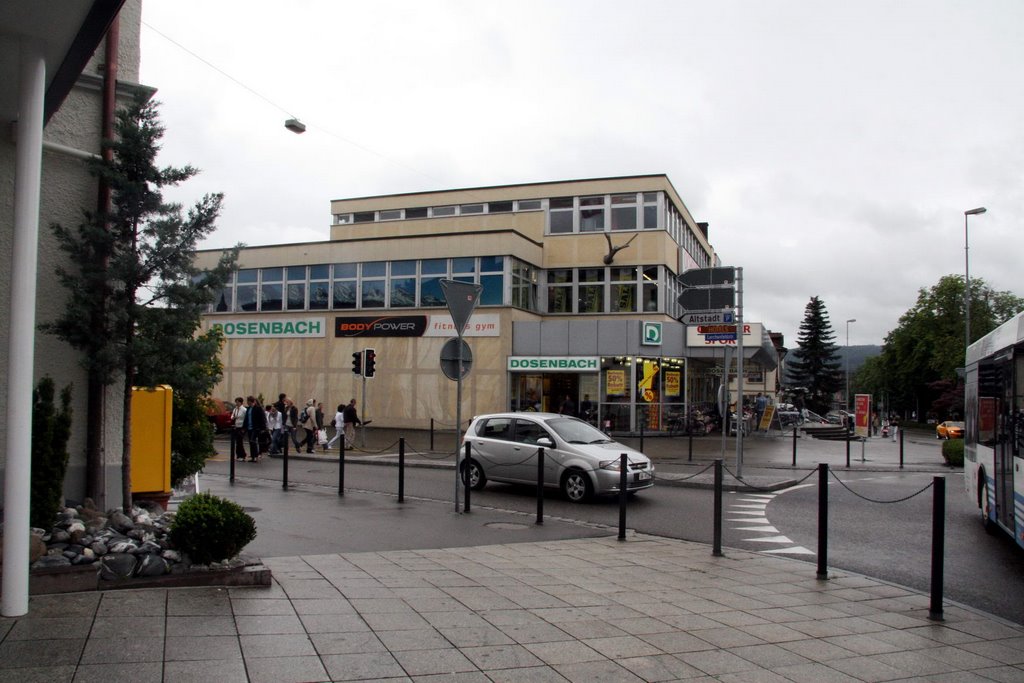 Laden an der oberen Bahnhofstrasse by vodua