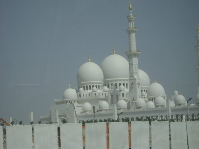 Mosquée Zayed(Abu Dhabi). by haninouya