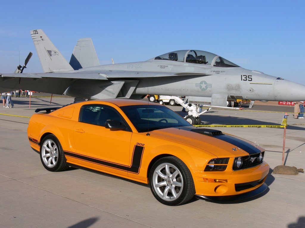 Mustang & F-18 by saxxon