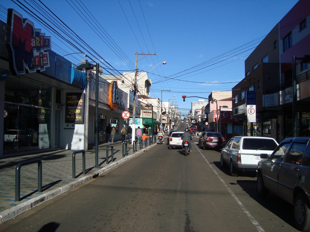 Rua Saldanha Marinho - domingo by Antonio Alves