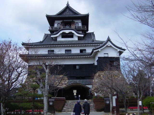 Inuyama Castle by happycanyon