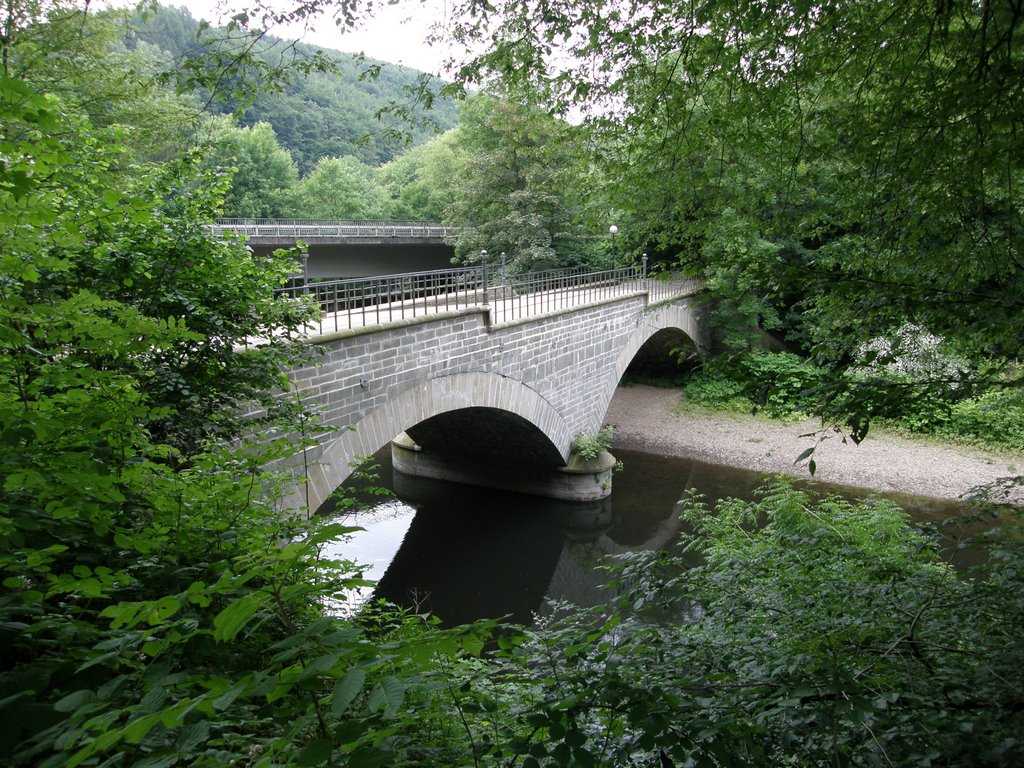 Richtung Müngstener Brücke by wuppermann