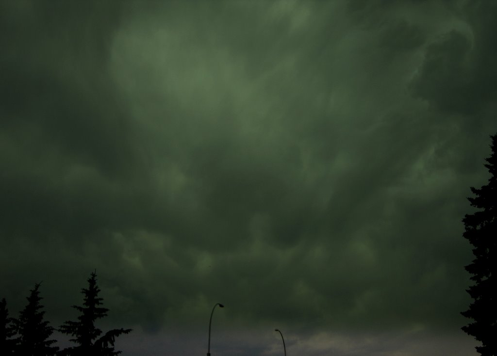 Dark, Scary Clouds Just Before the Storm in Edmonton, AB, July 18/09 by David Cure-Hryciuk