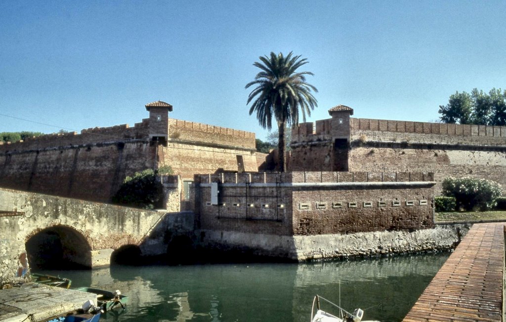 LIVORNO. Fortezza Nuova by Roberto Tomei