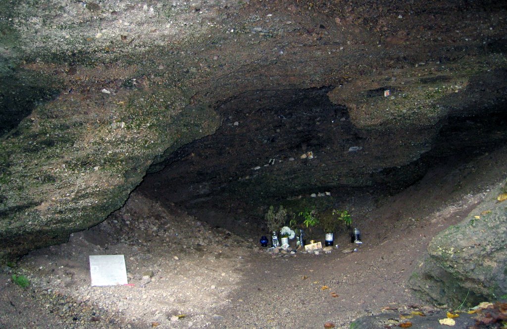 Inside of Skališkių cave (October 1, 2005) by Tadas Meskauskas