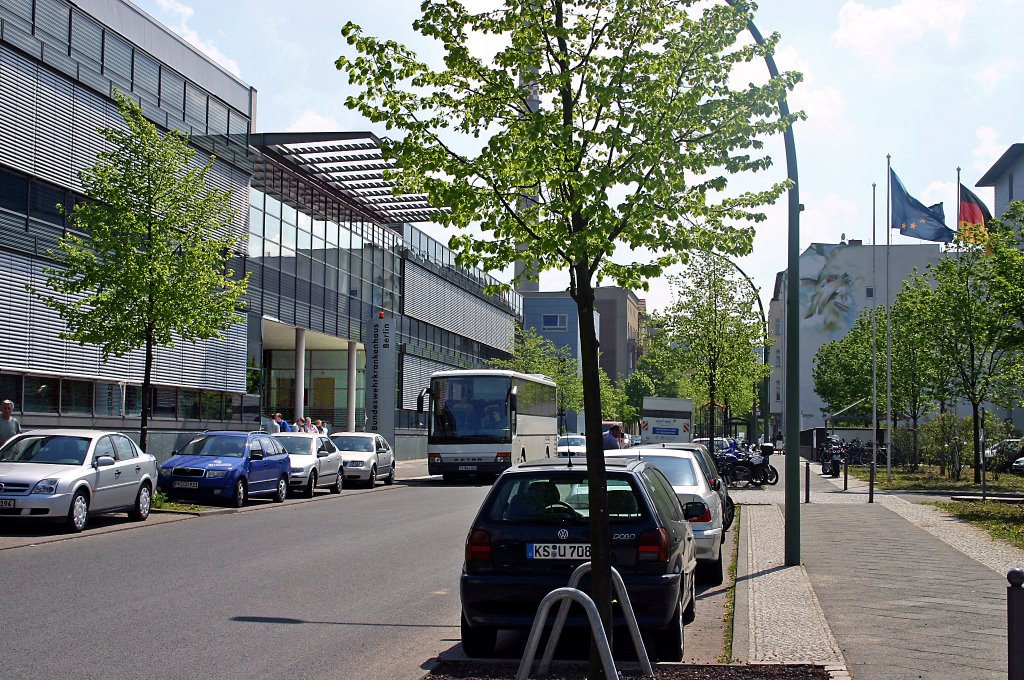 Bundeswehrkrankenhaus in der Scharnhorststrasse by Hans Stetefeldt