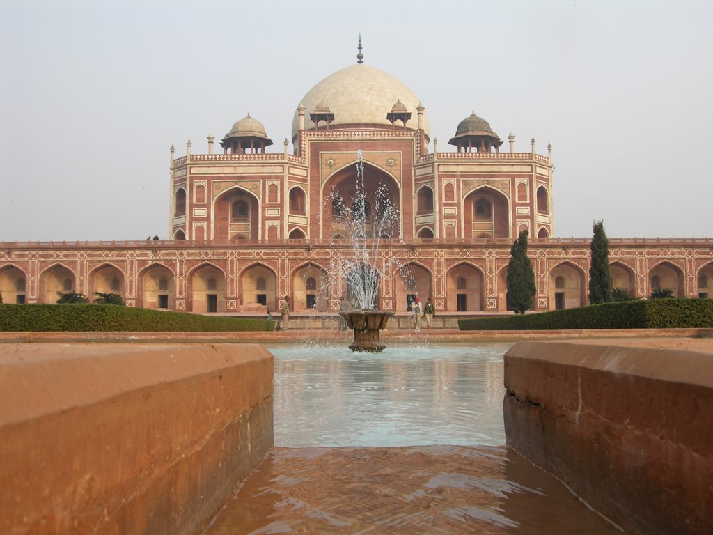 Humayun's Tomb & Fountain by James Phillip Thomas…