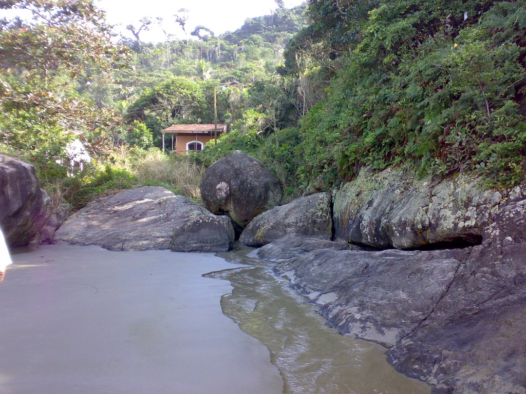 Q.ta do Guarau, Peruíbe - SP, Brazil by Marina Pizarro