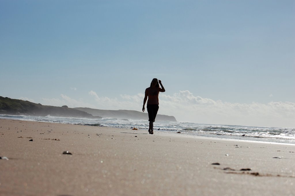 Emerald Beach & The Solitary Isles by Philip Cheverton, circle3