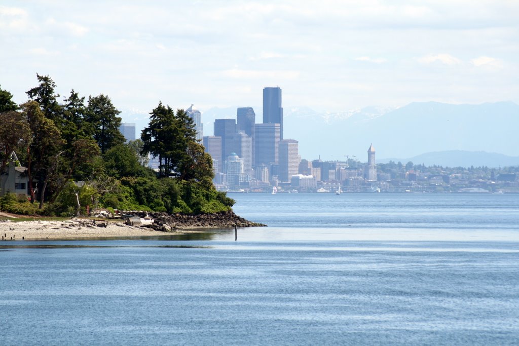 View from Bainbridge Island to Seattle by ramek01