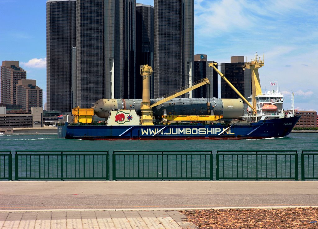 Jumbo Ship Detroit River - JumboShip.com (5D Mark II + Zeiss 85mm f/1.4) by fmmike