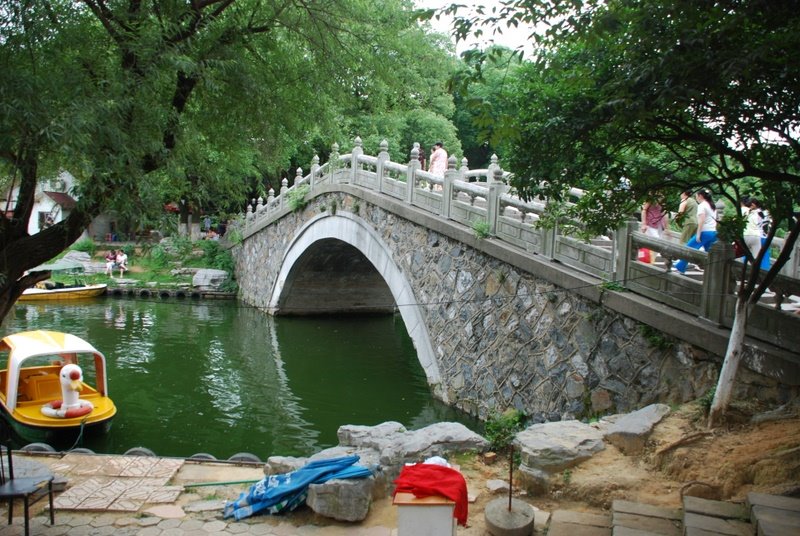 Traditional Chinese bridge in People's Park by ncboyjoe