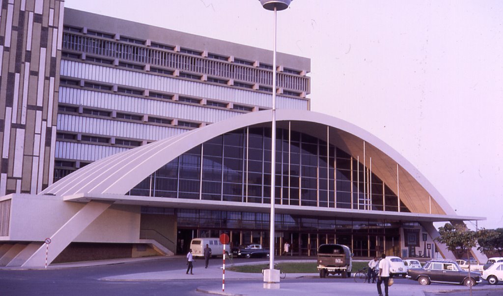 Beira, Moçambique, Estação Caminho Ferro, 1968 by Luís Boléo