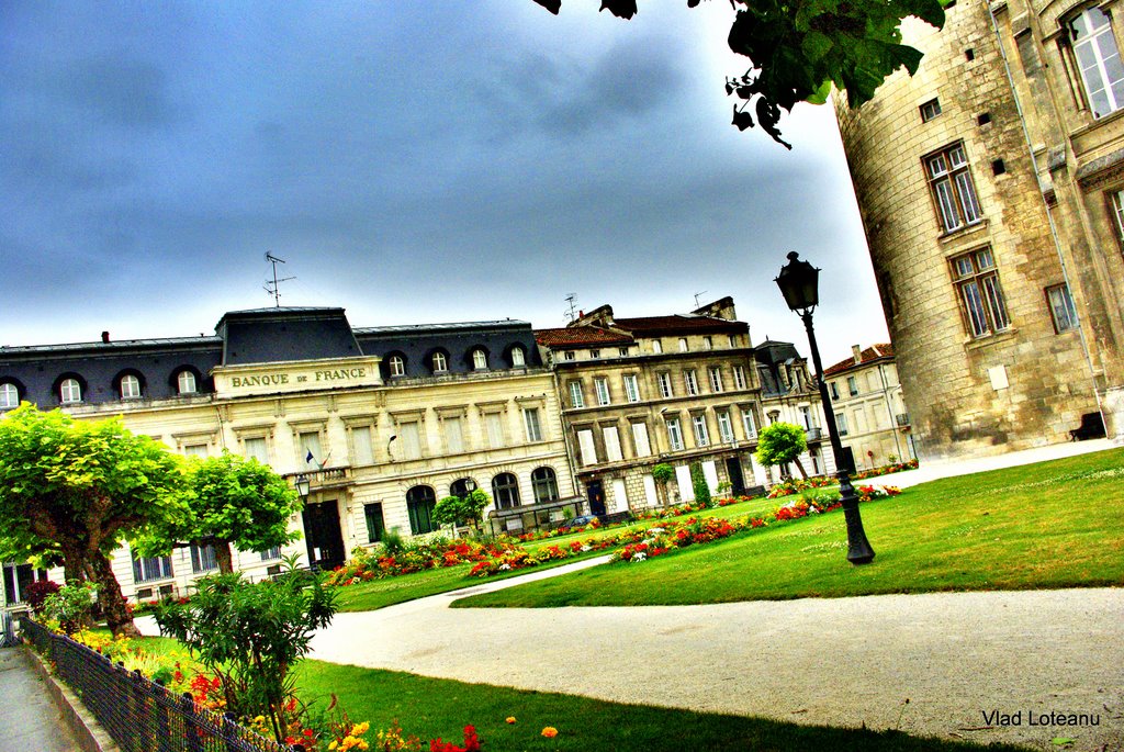 Angouleme: Banque de France by Vlad Loteanu