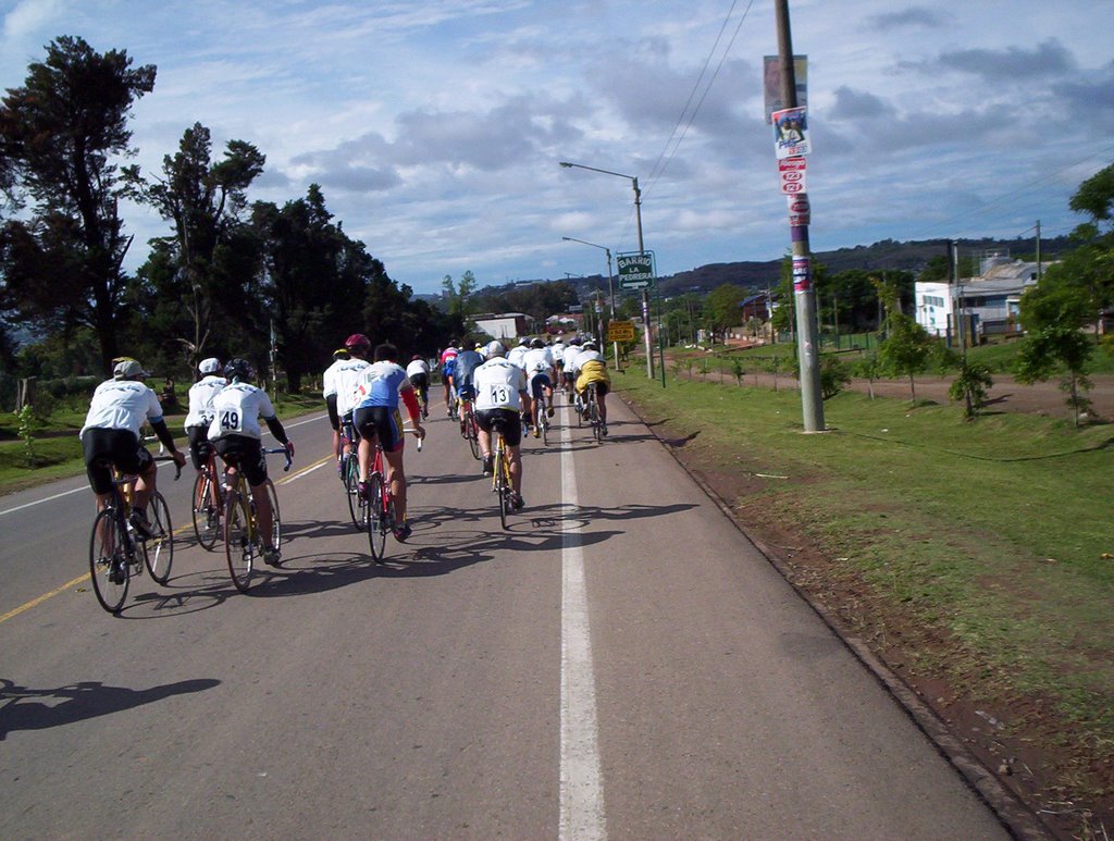 CICLISMO NA RUTA 5 - CHEGANDO EM RIVERA - URUGUAY by Marcirio Dias Leite