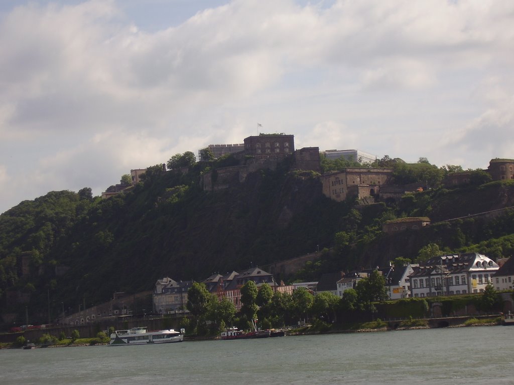 Koblenz, pevnost Ehrenbreitstein by kvetos